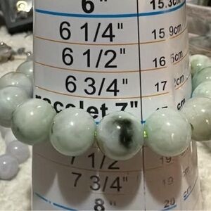 Elegant Jade Beaded Bracelet